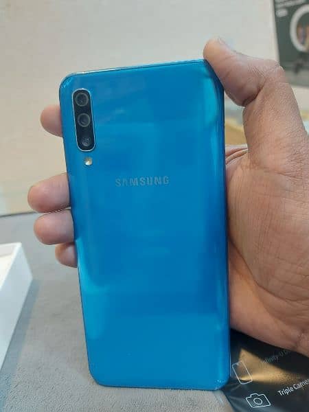 Samsung A50 4 128 Finger indisplay Pta Approved 3