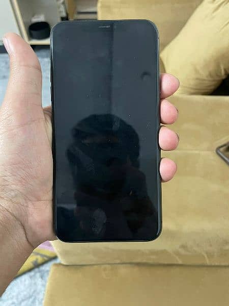 iphone 11 pro max with original box and charger 1