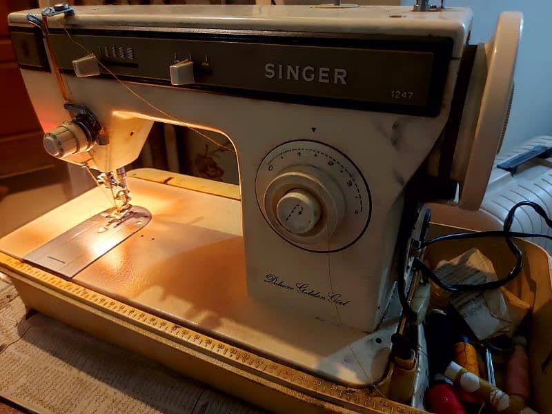 Singer Sewing Machine 1