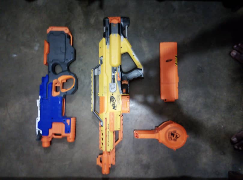 3 Nerf Guns with Mega Magazine 2