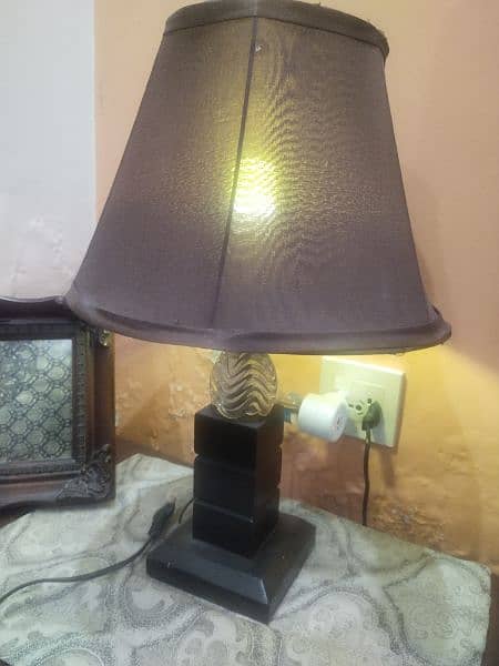 2 bedside wooden lamps with its shades 3