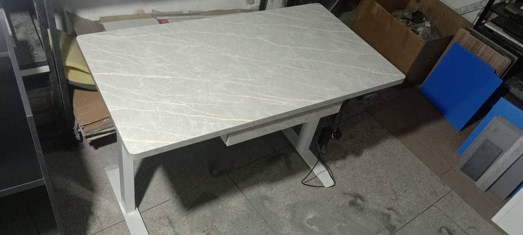 Electric Height Adjustable Table 10
