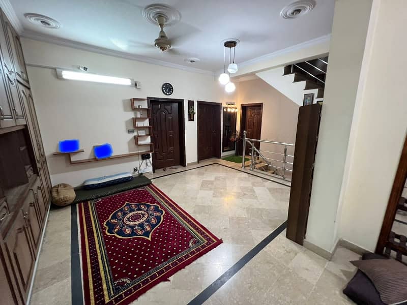 House For Sale In G15 Size 7 Marla Triple Storey Near To Mini Commercial Masjid Park Best Location Five Options Available 24