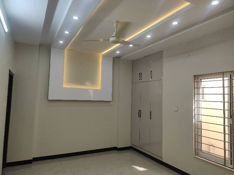 Upper Portion For Rent In G15 Size 12 Marla Water Gas Electricity All Facilities Five Options Available 3