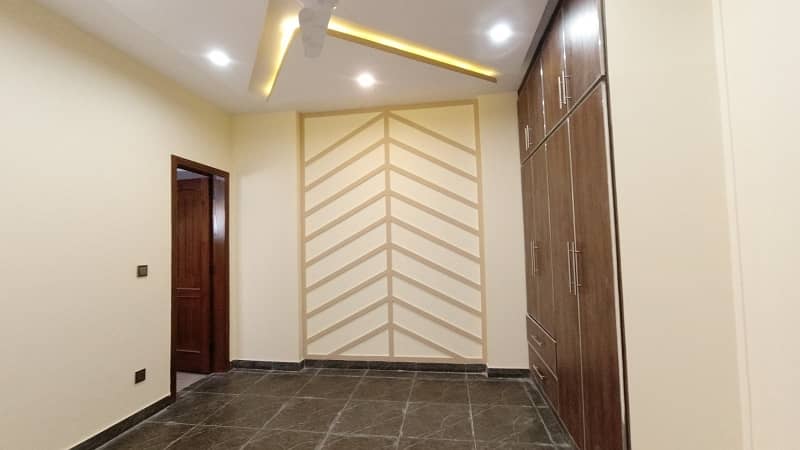 Brand New Ground Portion For Rent In G-15 Size 12 Marla Near To Mini Commercial Masjid Park Best Location Five Options Available 8