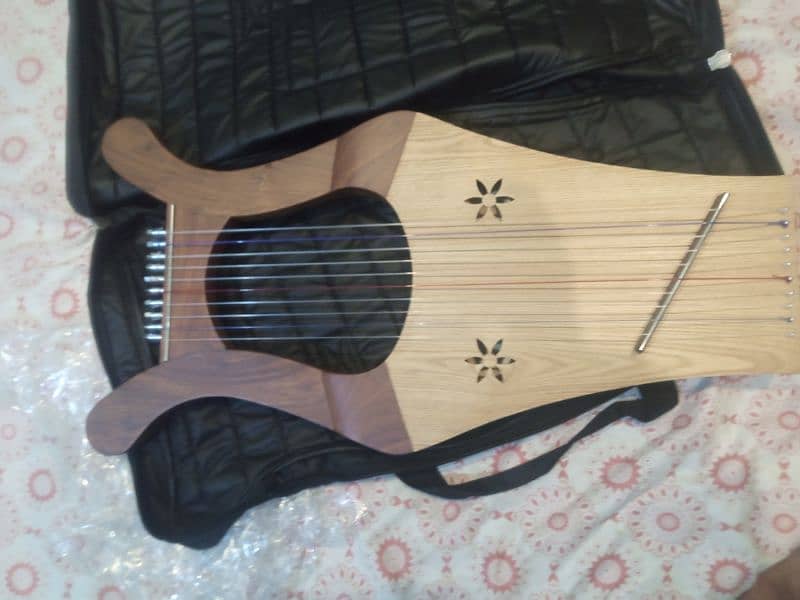 large kinnor harp string 3