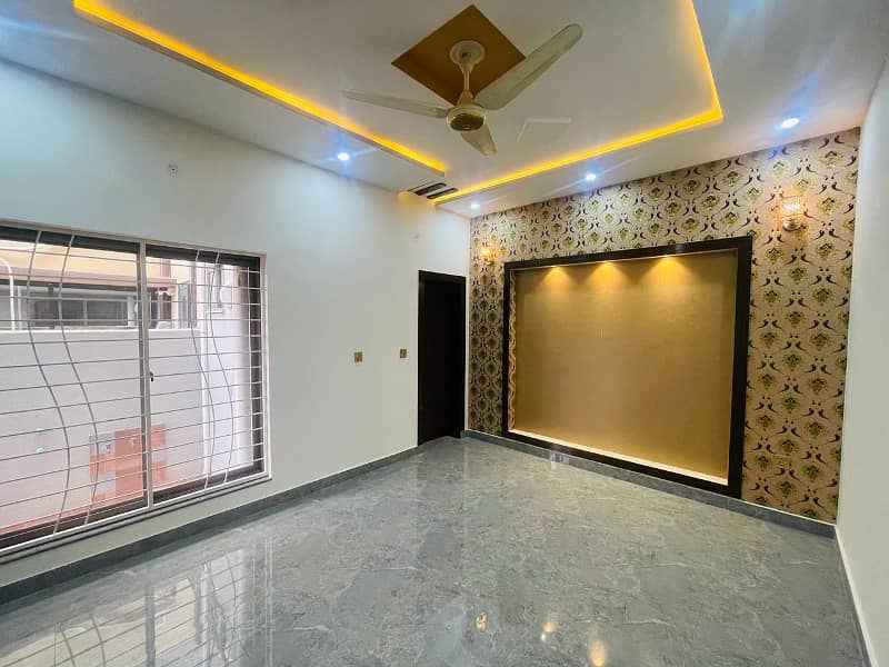 6 MARLA BRAND NEW CORNAR HOUSE FOR SALE IN SECTOR D BAHRIA TOWN LAHORE 8
