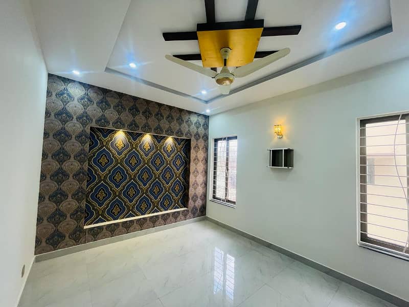 6 MARLA BRAND NEW CORNAR HOUSE FOR SALE IN SECTOR D BAHRIA TOWN LAHORE 13