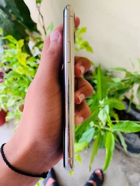 iphone 11 pro selling 1