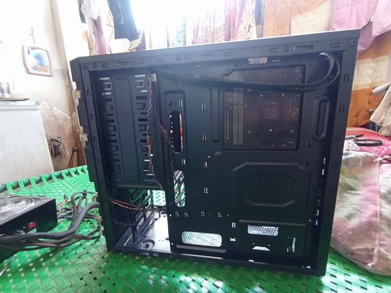 i5 4590 + Asus H81M-k mobo16gb Ram 120gb ssds 500gb HDD 650w psu 16