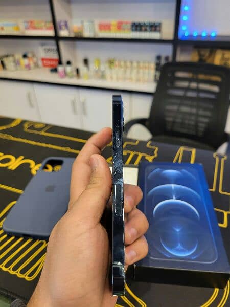 iphone 12 pro 128GB Factory Unlocked With Box Waterpack 5