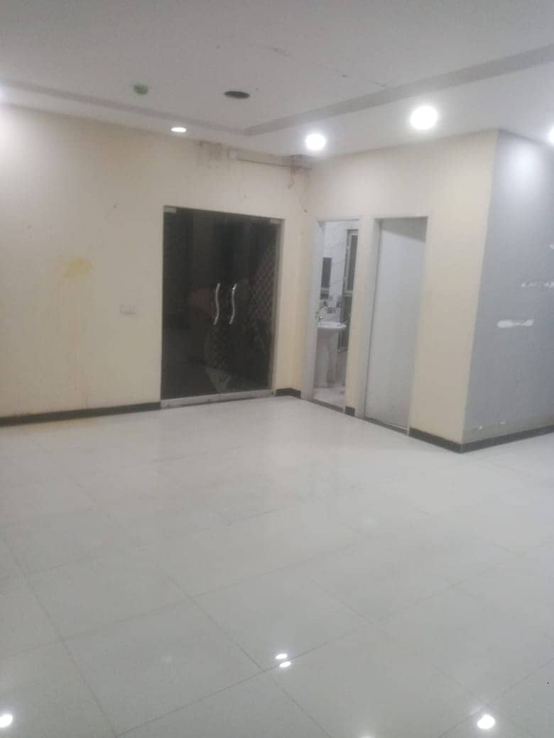 4 Marla Comercial floor available for Rent. call/0300/44/844/93 2