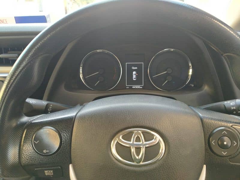 Toyota Corolla Altis x 1.6 model 2021 10