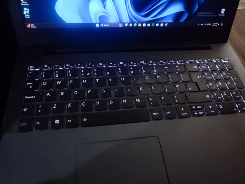 Lenovo Laptop i7 8th Gen Windows 10, 11 4