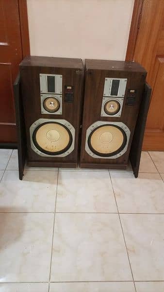 wooden speaker antique 2