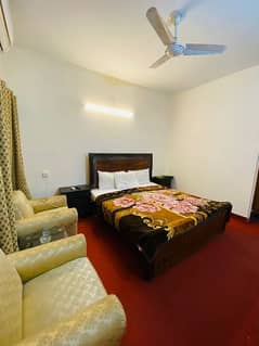 Room available in gust house for rent daily and weekly basis f. 10