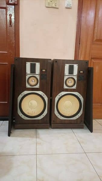 sansui company vintage speaker wooden made 1