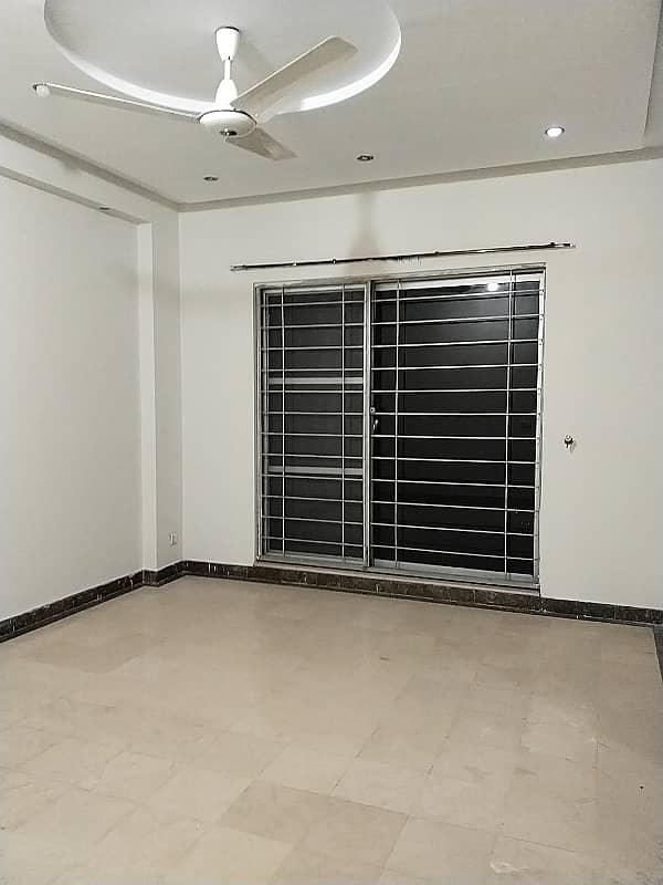 1 Kanal upper portion available for rent in Punjab coop housing society 6