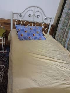 Iron Road bed with 1 side table full fresh