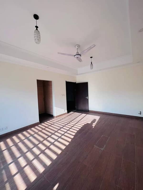 Business Bay 1380sq ft apartment having two bedrooms, well fitted kitchen and servent Quarter 1