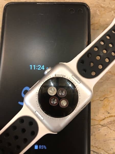 Apple watch series 3 42mm 1