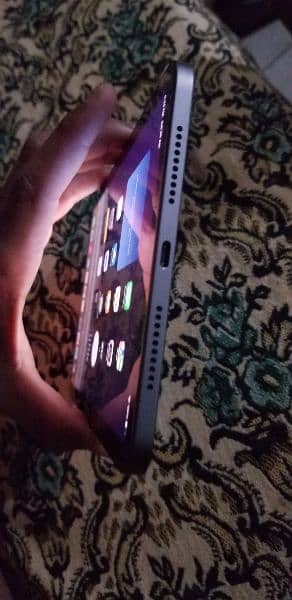 Ipad mini6. Price is final 10 by 10 condtion . Pubg lver and office work 2