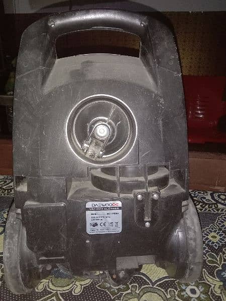 Vacuum cleaner (Daewoo) 1