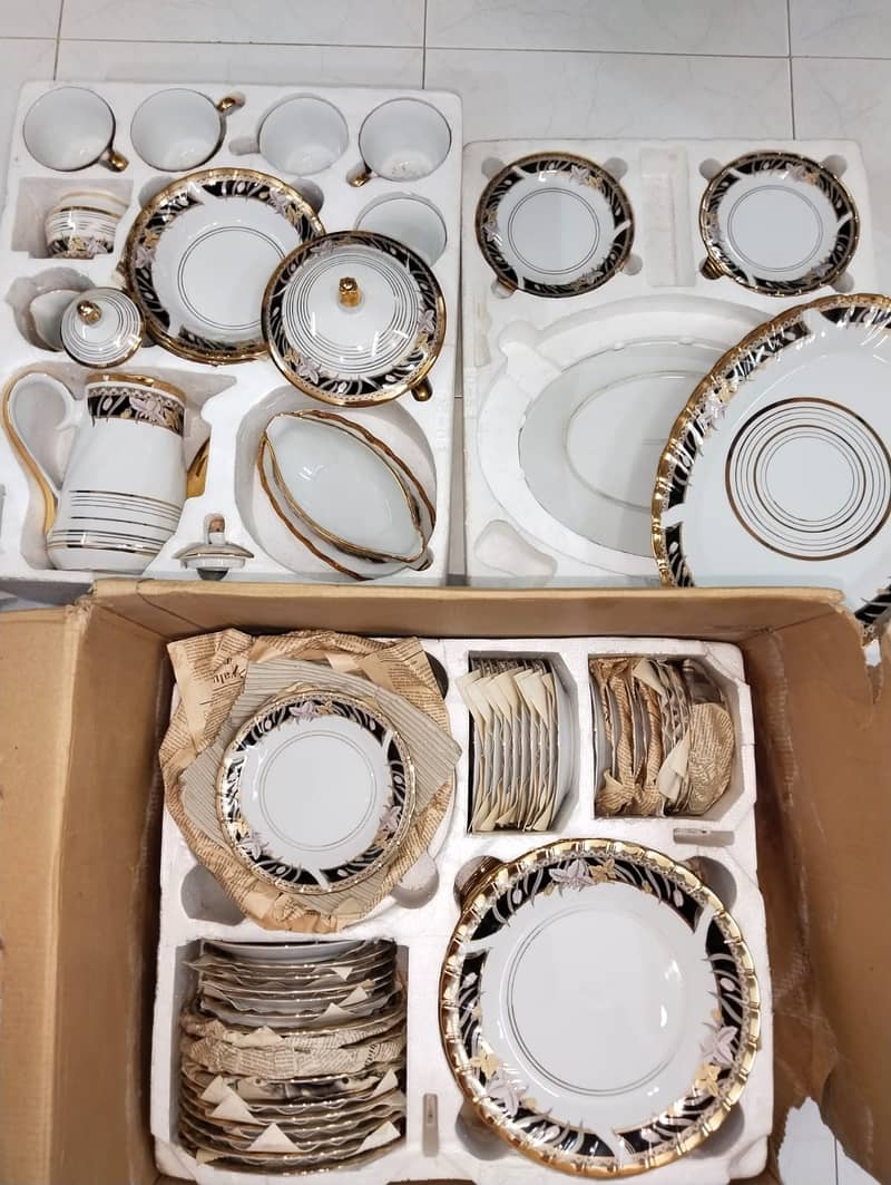 97 Pieces Dinner Set Gold Platted 1