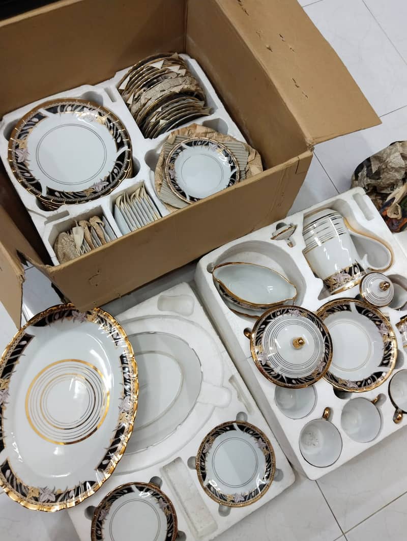 97 Pieces Dinner Set Gold Platted 2