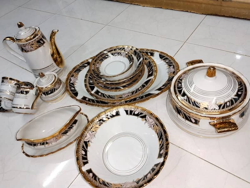 97 Pieces Dinner Set Gold Platted 3