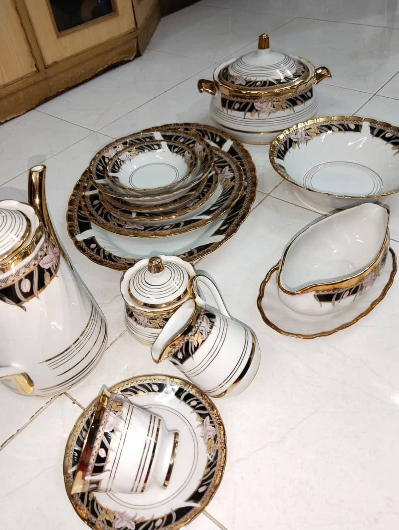 97 Pieces Dinner Set Gold Platted 11
