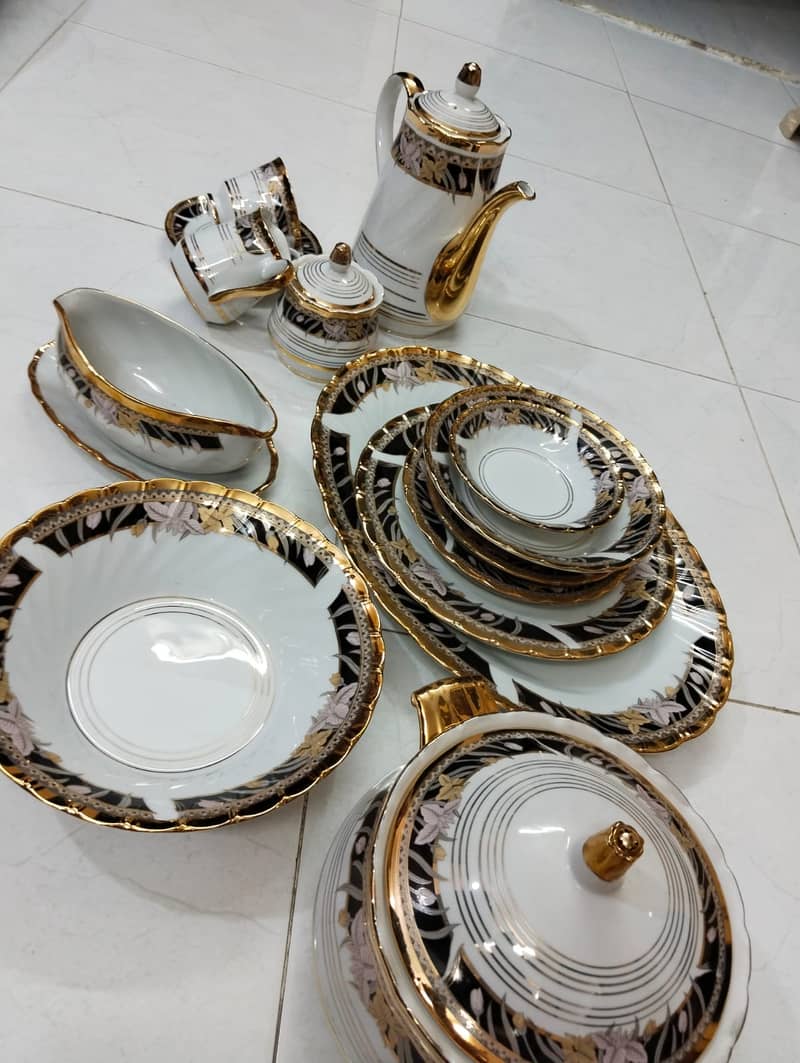 97 Pieces Dinner Set Gold Platted 12