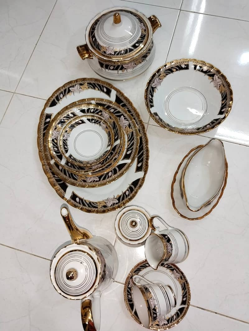 97 Pieces Dinner Set Gold Platted 13