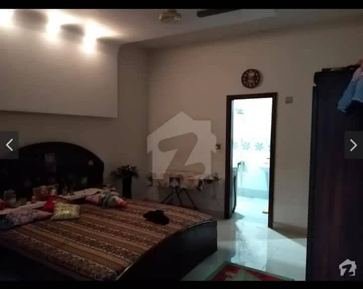 200 Square Yards Spacious Upper Portion Is Available In Gulshan-e-Kaneez Fatima For rent 3