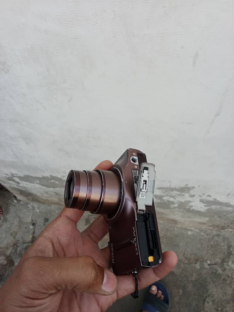 Nikon Coolpix S9500 18. Megapixel. Full HD 4