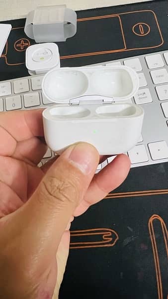 Apple Airpods Pro with Magsafe 5