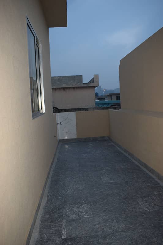 5 MARLA BRAND NEW HOUSE AVAILABLE FOR RENT IN JOHAR TOWN 1ST ENTRY 20