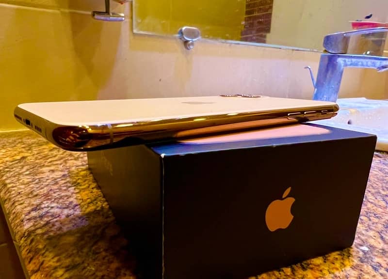 New iPhone 11 Pro Max 256GB Gold Colour  [PTA APPROVED DUAL SIMS] 2