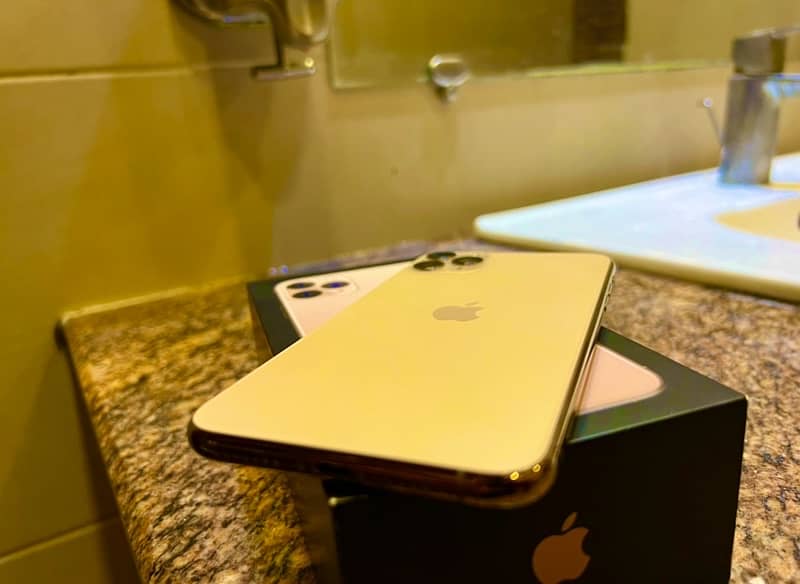 New iPhone 11 Pro Max 256GB Gold Colour  [PTA APPROVED DUAL SIMS] 3