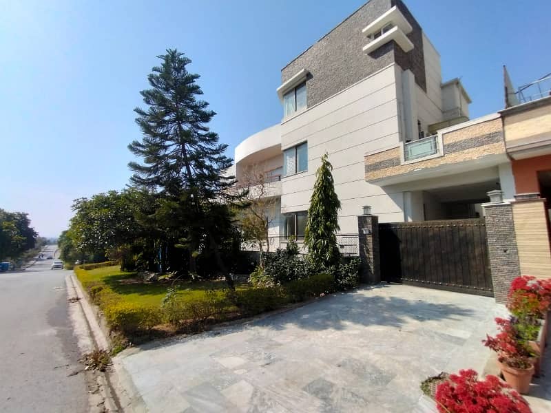 Defense Housing Society Kanal Corner House Triple Storey And Triple Unit Perfectly Constructed 17