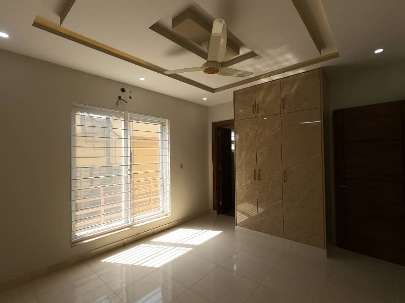 Gorgeous Prime Location 7 Marla House For Sale Available In Bahria Town Phase 8 19