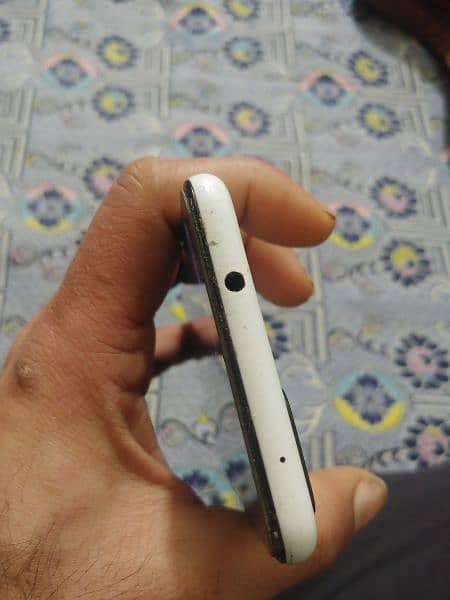 Google pixel 4a5g in good condition 1