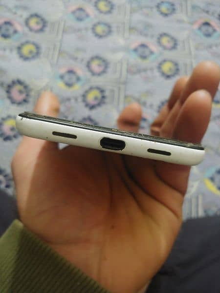 Google pixel 4a5g in good condition 7