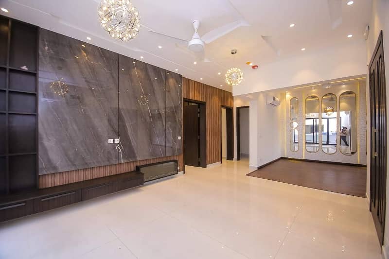 10 Marla Ultra Luxury House Available For Rent In Jasmin Block Bahria Town Lahore 1