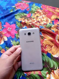 Samsung Galaxy j7