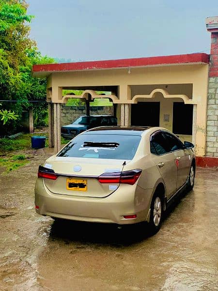 URGENT SALE TOYOTA COROLLA 2018 SPECAL EDITION FAMILY CAR 1