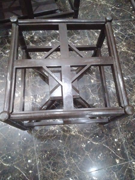 4 pcs Table 1 double or 2 single  size with out mirror 1
