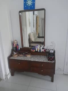 Dressing table with 2 drawers and one cabinet