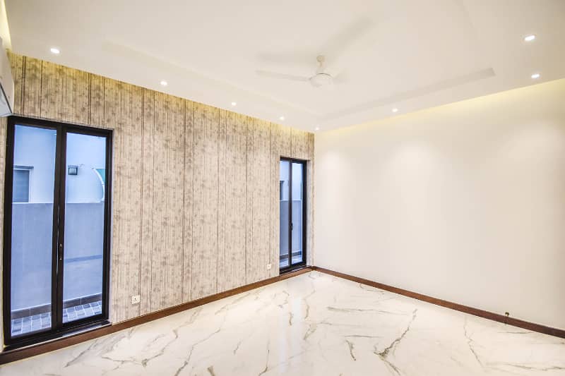 Original Pictures Unfurnished Luxury House DHA Very Hot Location Near TO Park And Market 5