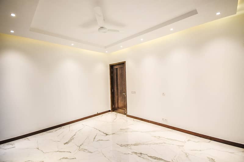 Original Pictures Unfurnished Luxury House DHA Very Hot Location Near TO Park And Market 6